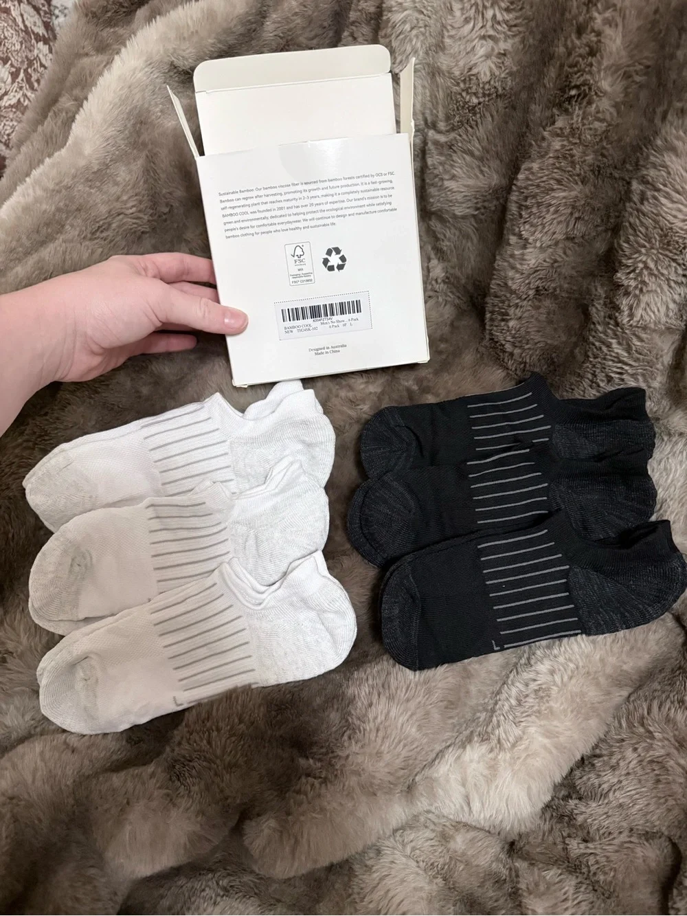 BAMBOO Low-Cut Athletic Socks - White & Black Pair Set